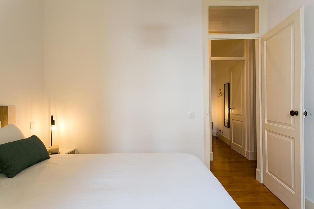 Lovelystay - Cozy 3Bdr Apartment In Estrela 리스본 외부 사진