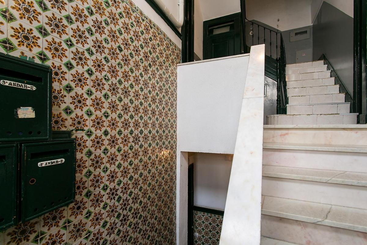 Lovelystay - Cozy 3Bdr Apartment In Estrela 리스본 외부 사진