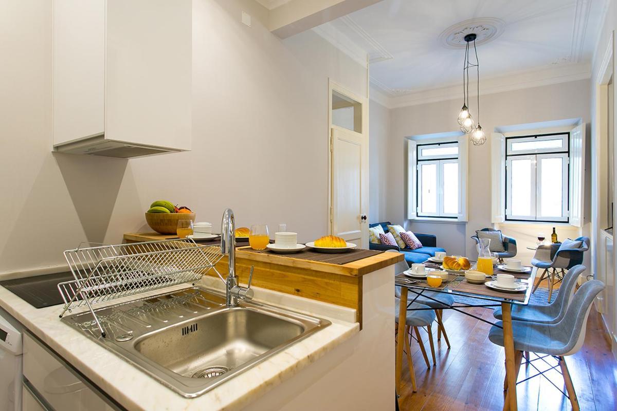 Lovelystay - Cozy 3Bdr Apartment In Estrela 리스본 외부 사진