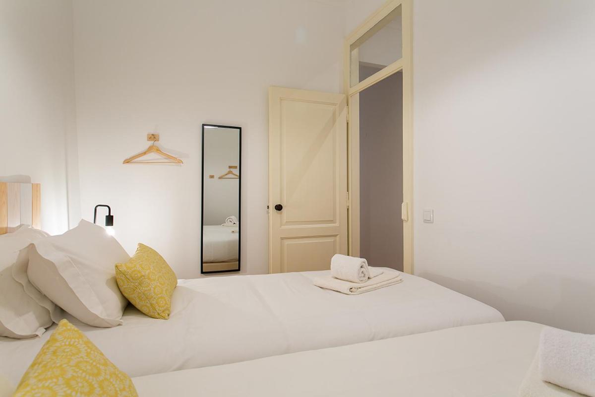 Lovelystay - Cozy 3Bdr Apartment In Estrela 리스본 외부 사진