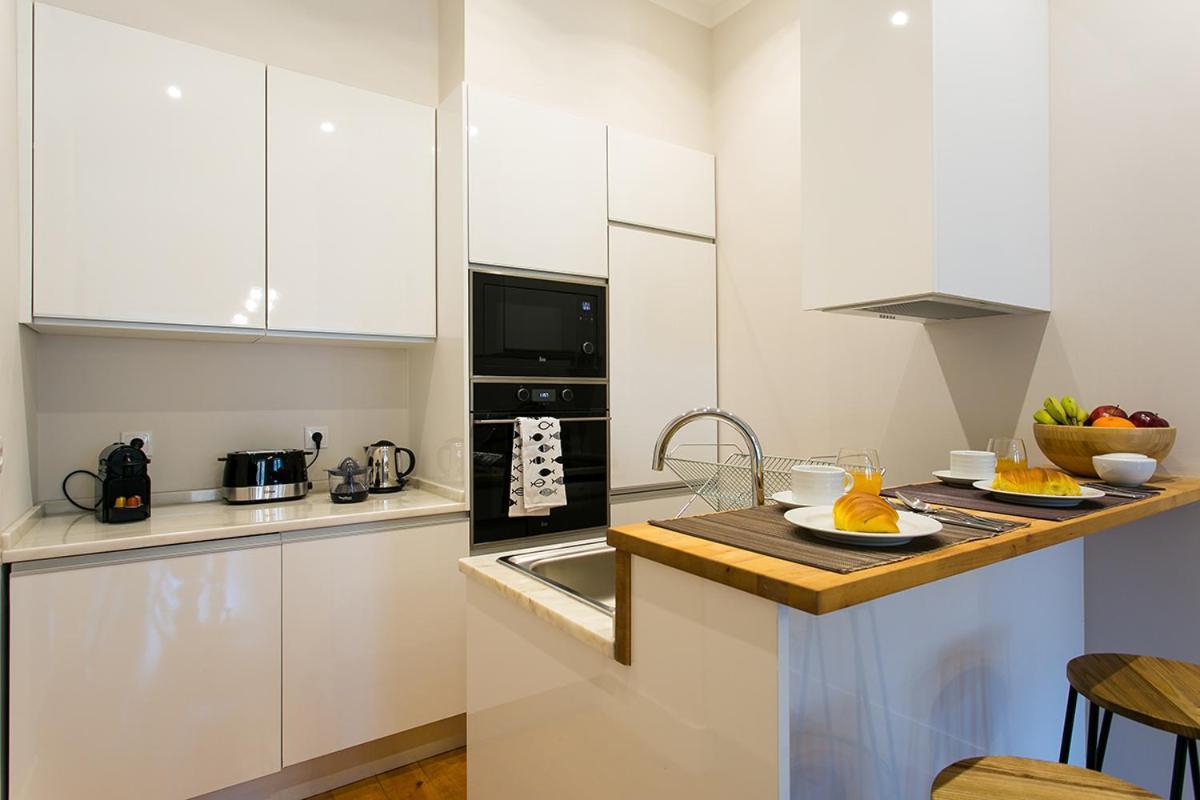 Lovelystay - Cozy 3Bdr Apartment In Estrela 리스본 외부 사진